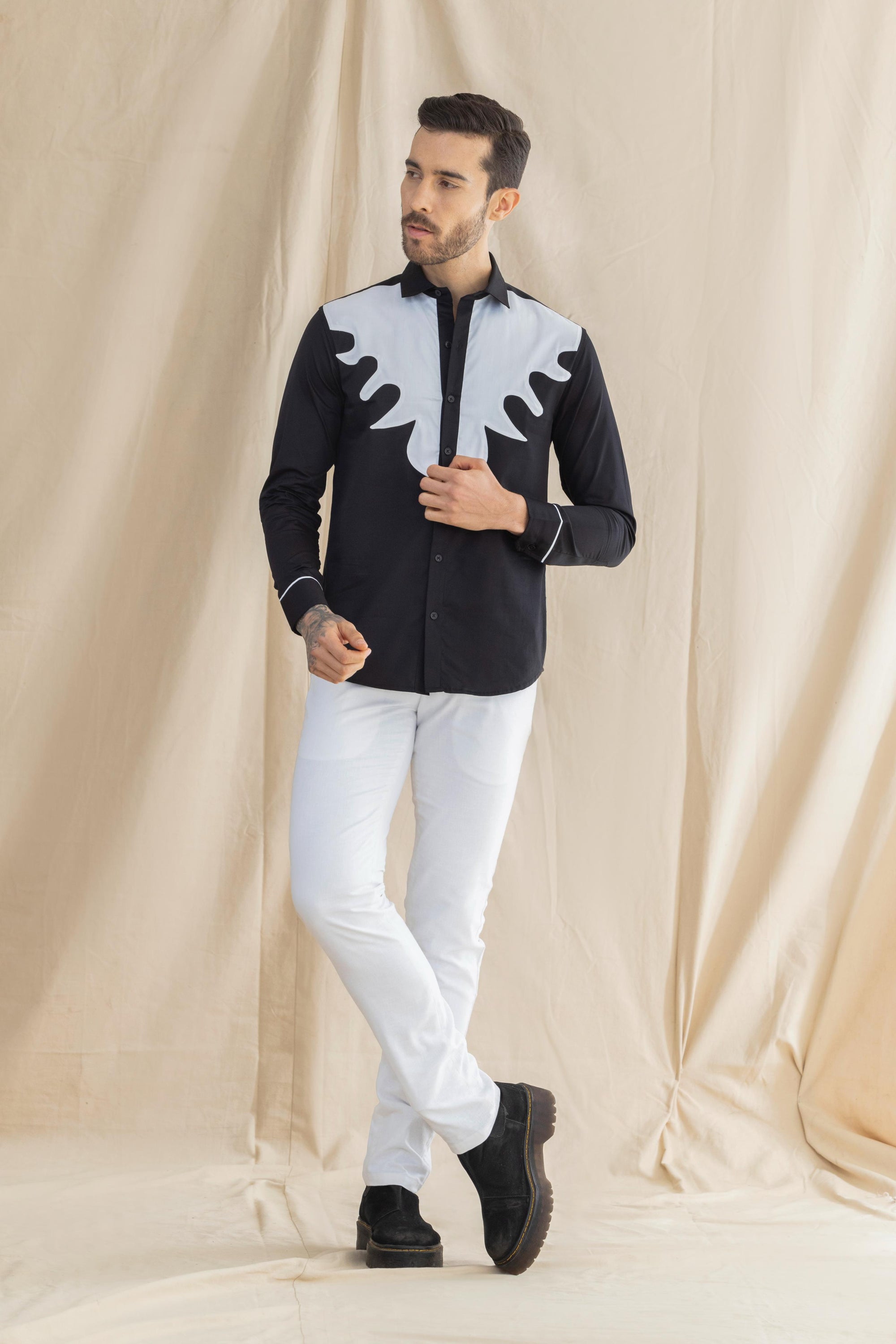 Black & White Saddle